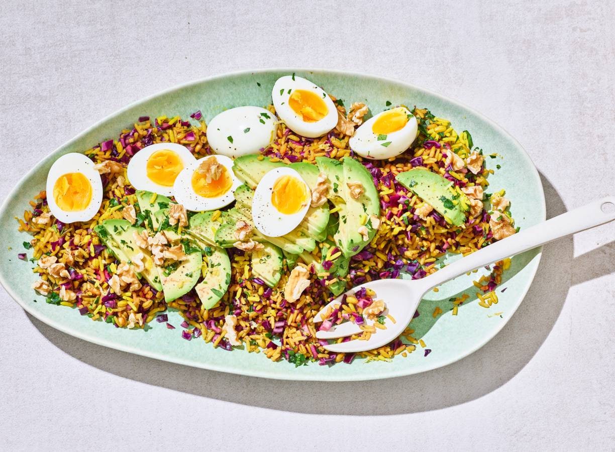 Meergranenrijstsalade met avocado & ei