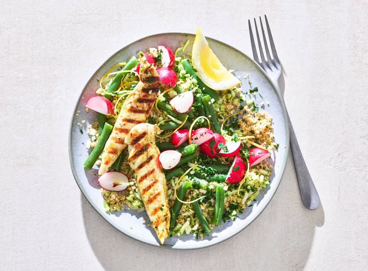 Volkorencouscoussalade met gegrilde kip