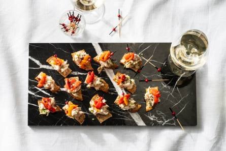 Volkorenpincho's met makreel en gegrilde paprika