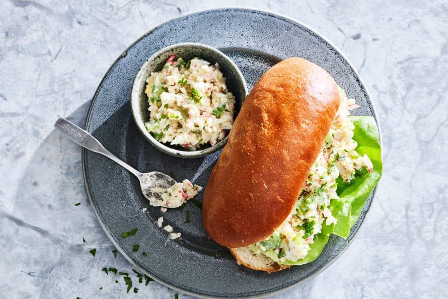 Zelfgemaakte surimisalade recept Allerhande Albert Heijn België