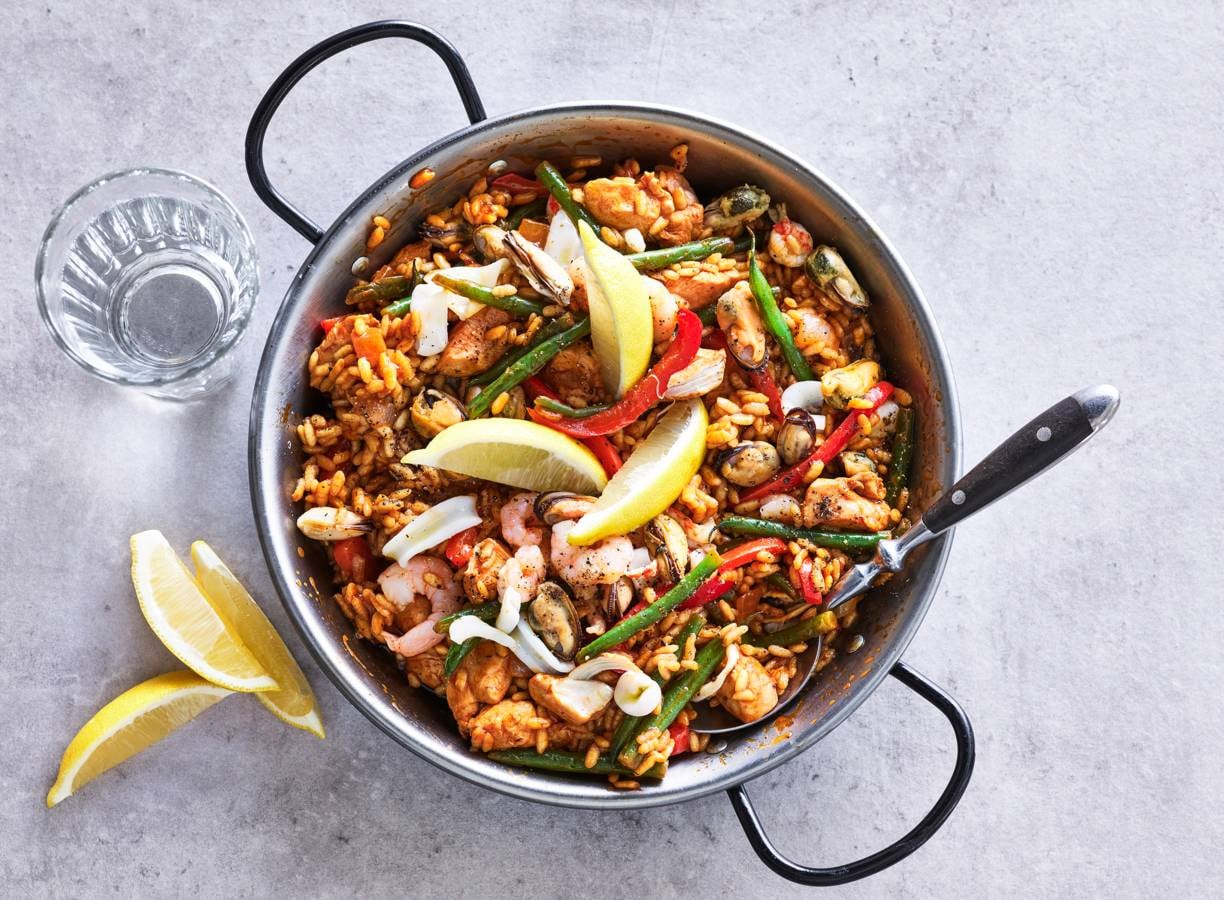 Zeevruchten paella met kip & sperziebonen