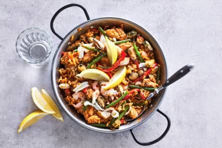Zeevruchten paella met kip & sperziebonen