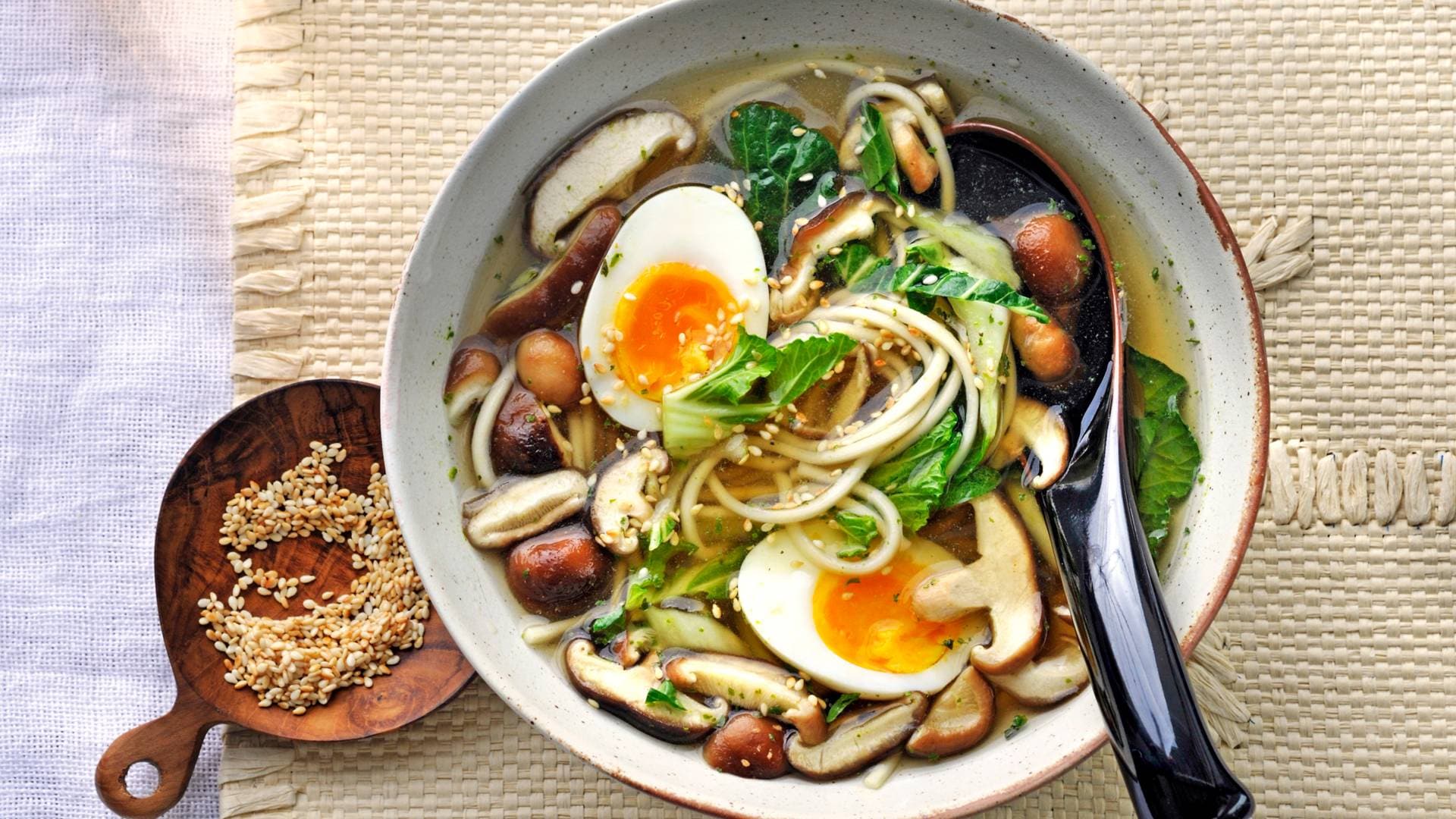 Noedelsoep met shiitake en paksoi recept Allerhande Albert Heijn