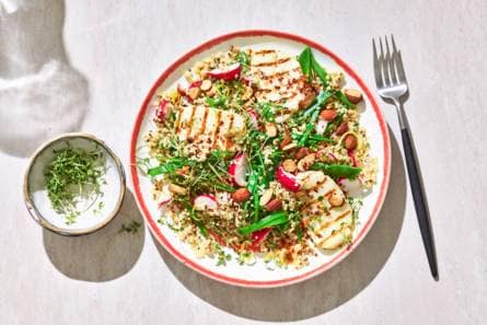 Quinoa met halloumi en peultjes