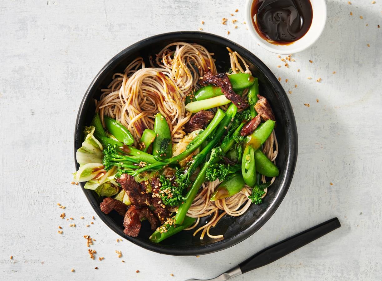 Stir-fry met sugarsnaps, biefstuk en oestersaus