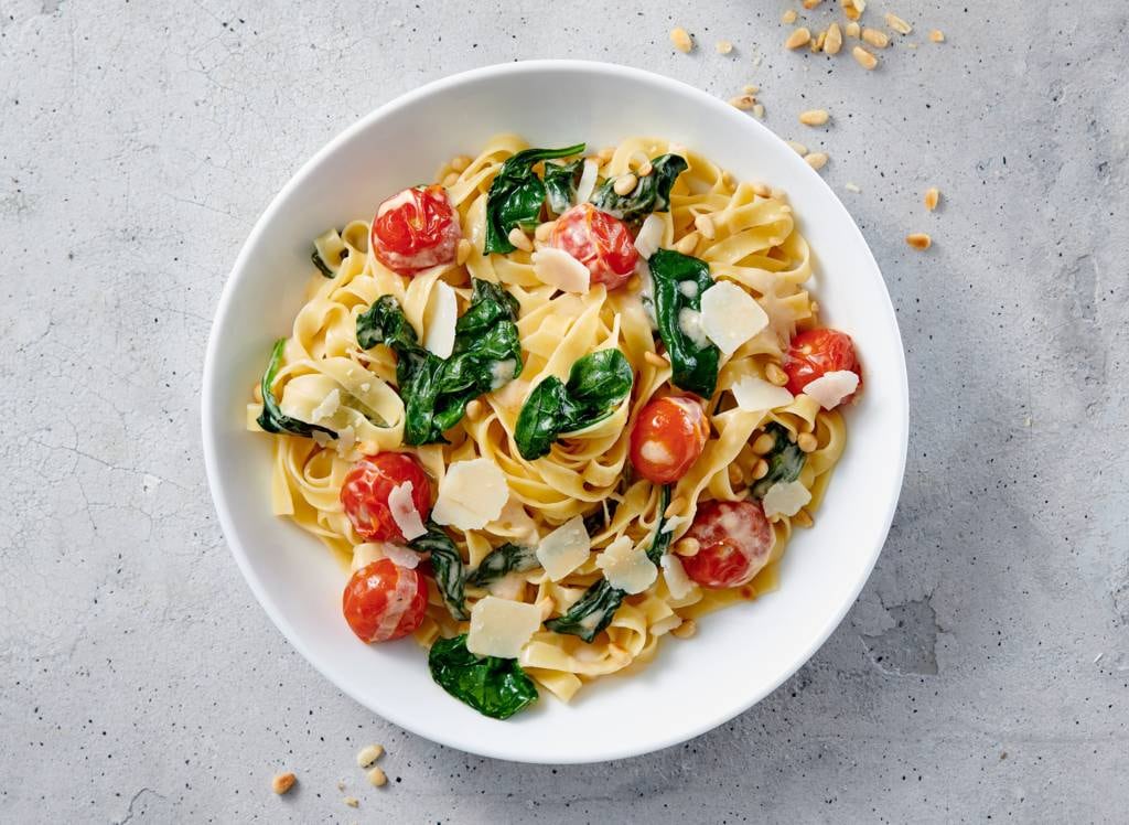 Tagliatelle met Italiaanse kaassaus en spinazie 