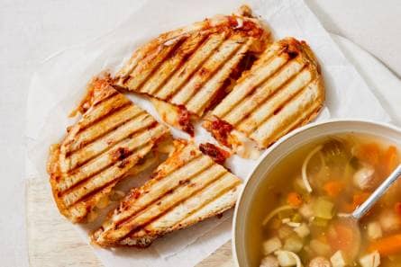 Tosti bolognesesaus