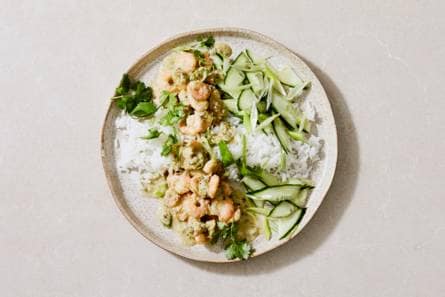 Thaise groene curry met garnalen en rijst