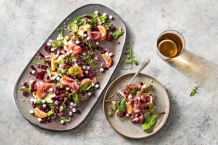 Quinoasalade Geitenkaas Met Rode Biet Parmaham Recept Allerhande Albert Heijn