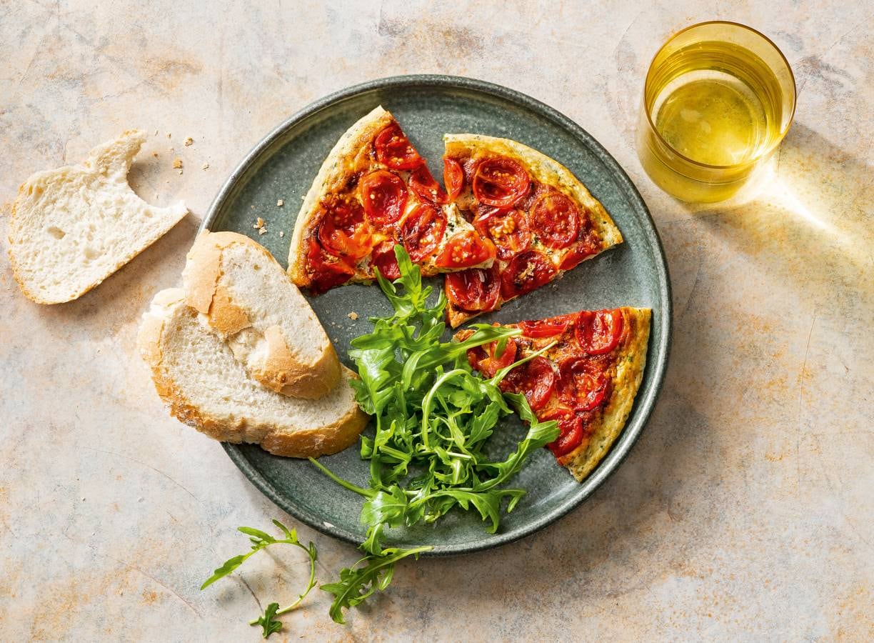 Italiaanse ricotta-omelet met gebakken tomaatjes