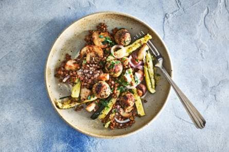 Kipgehaktballetjes in champignonroomsaus