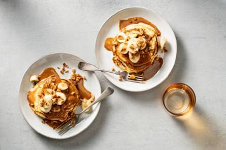American pancakes met pindakaas en banaan