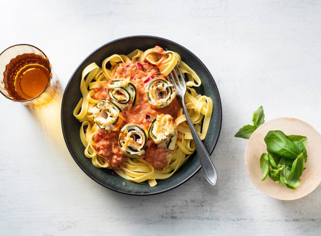 Courgette-kiprolletjes met roomkaas & tagliatelle