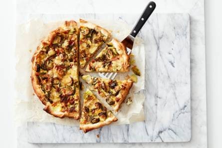 Spruitjesquiche met vegaspek & blue stilton