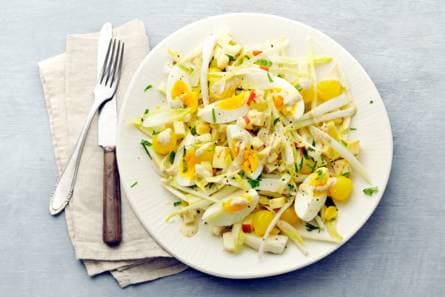 Witlofsalade met ei