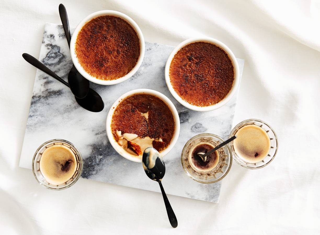 Crème brûlée met koffie en kardemom