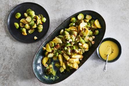 Geroosterde pastinaak-spruitensalade