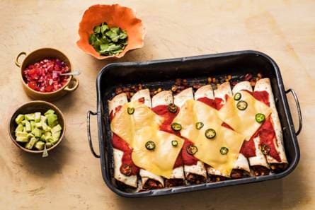 Vegan enchiladas met pulled oats