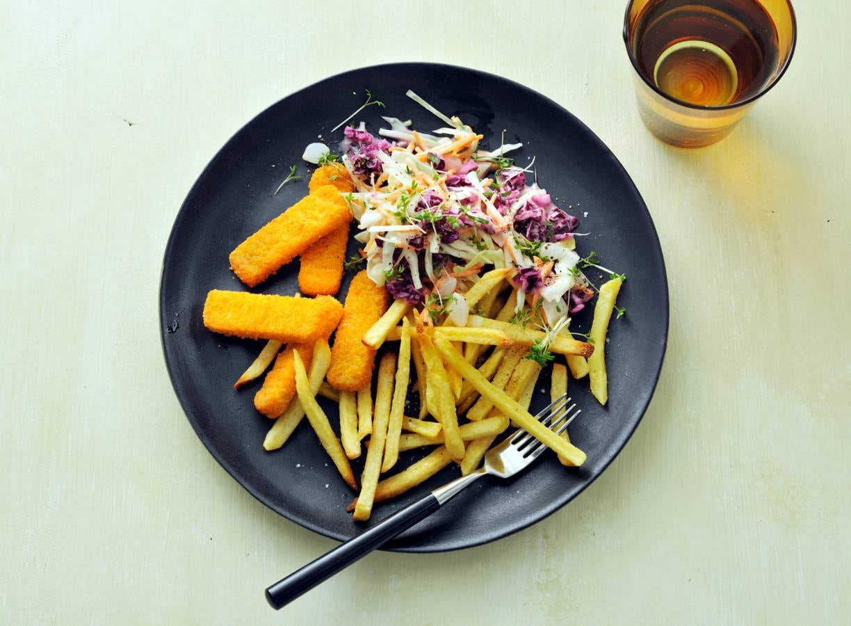 Vegan Fish Free sticks met ovenfriet & coleslaw