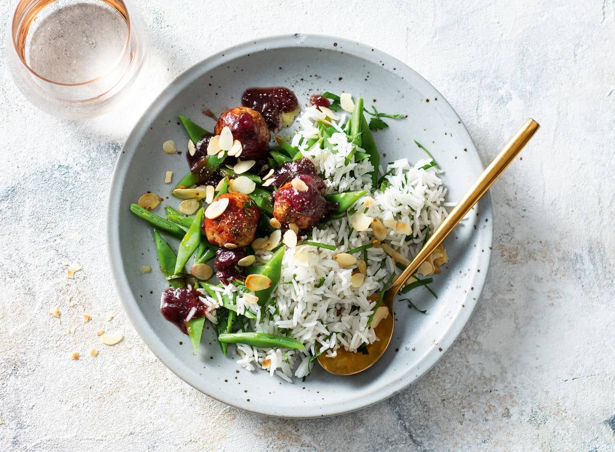 Kipgehaktballetjes met cranberrysaus