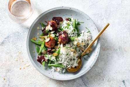 Kipgehaktballetjes met cranberrysaus