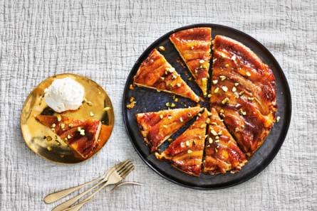 Bananentarte tatin met vanilleroomijs