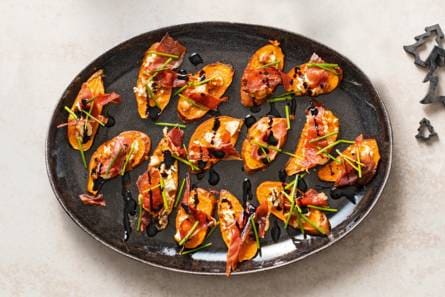 Zoete-aardappelbites met feta & prosciutto di Parma