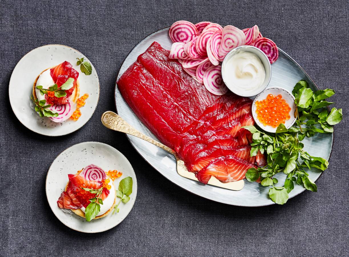 Ingelegde zalm met biet & blini's