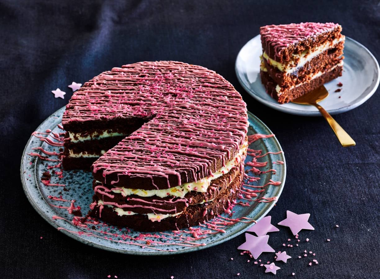 Chocolate-citrus-layercake met rubytopping
