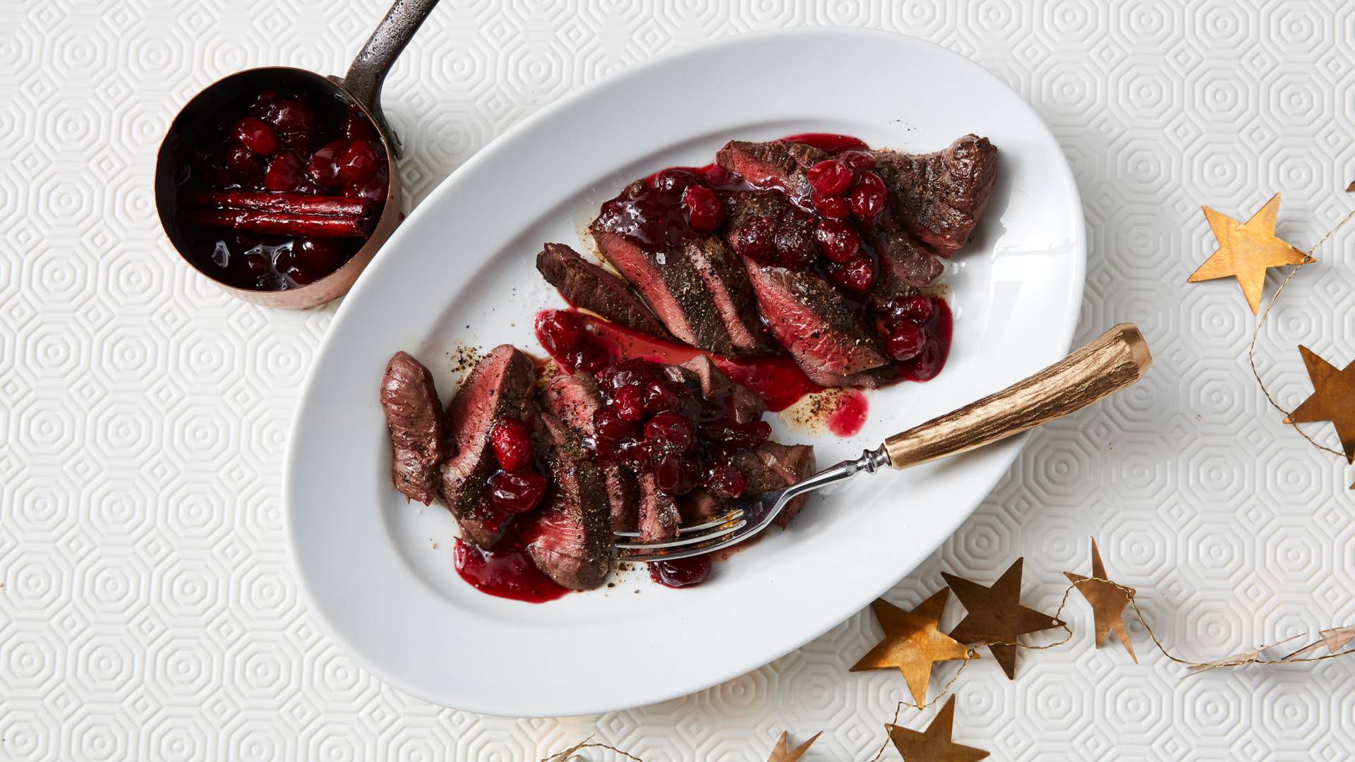 Hertenbiefstuk Met Cranberrysaus Recept Allerhande Albert Heijn België