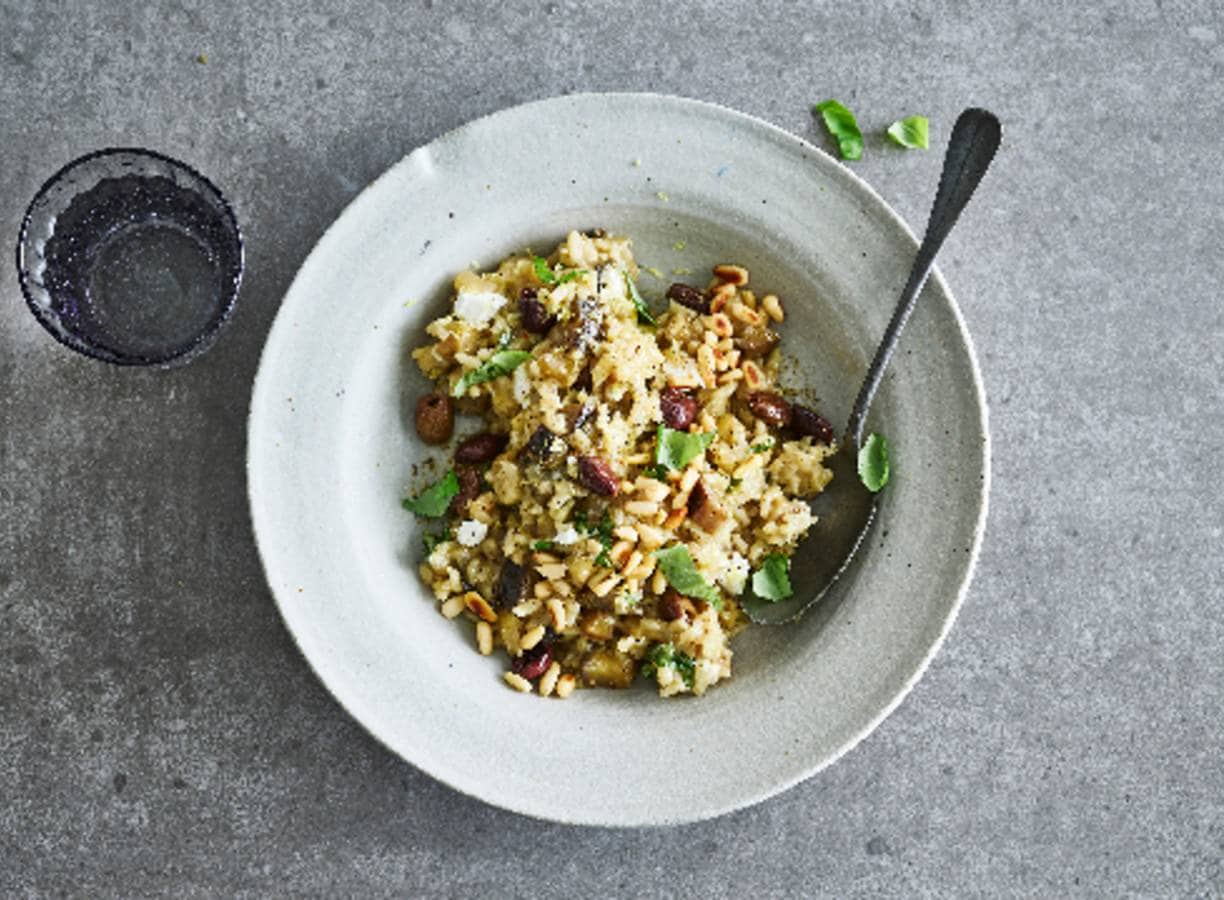 Auberginerisotto met geitenkaas en basilicum