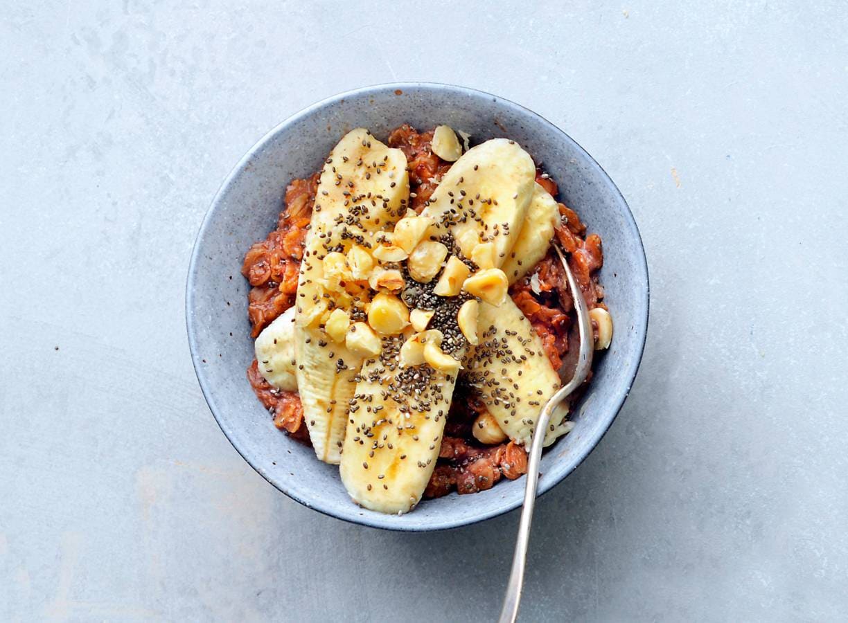 Choco-havermoutpap met banaan en hazelnoot