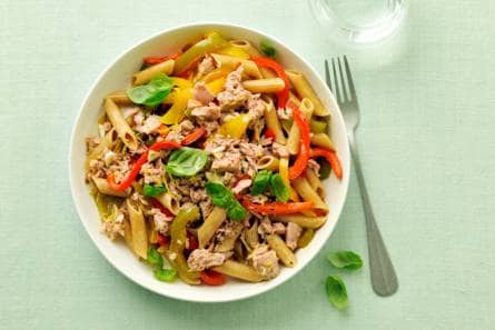 Penne met tonijn en gestoofde paprika