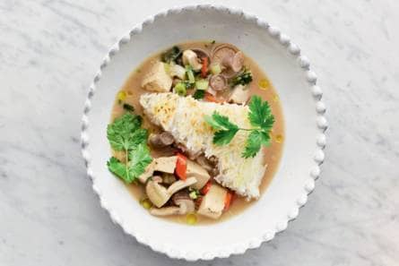 Thaise bouillon met paddenstoelen en tofu van Jamie Oliver
