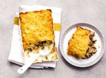 Zuurkoolschotel met gehakt, aardappelpuree, appelmoes en kaas: need we say more? 