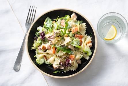 Pastasalade met gerookte kip Recept Allerhande Albert Barbecue pastasalade Recept Allerhande Albert Heijn
