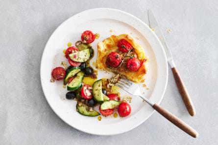 Italiaanse gehakttaartjes met mozzarella & cherrytomaat