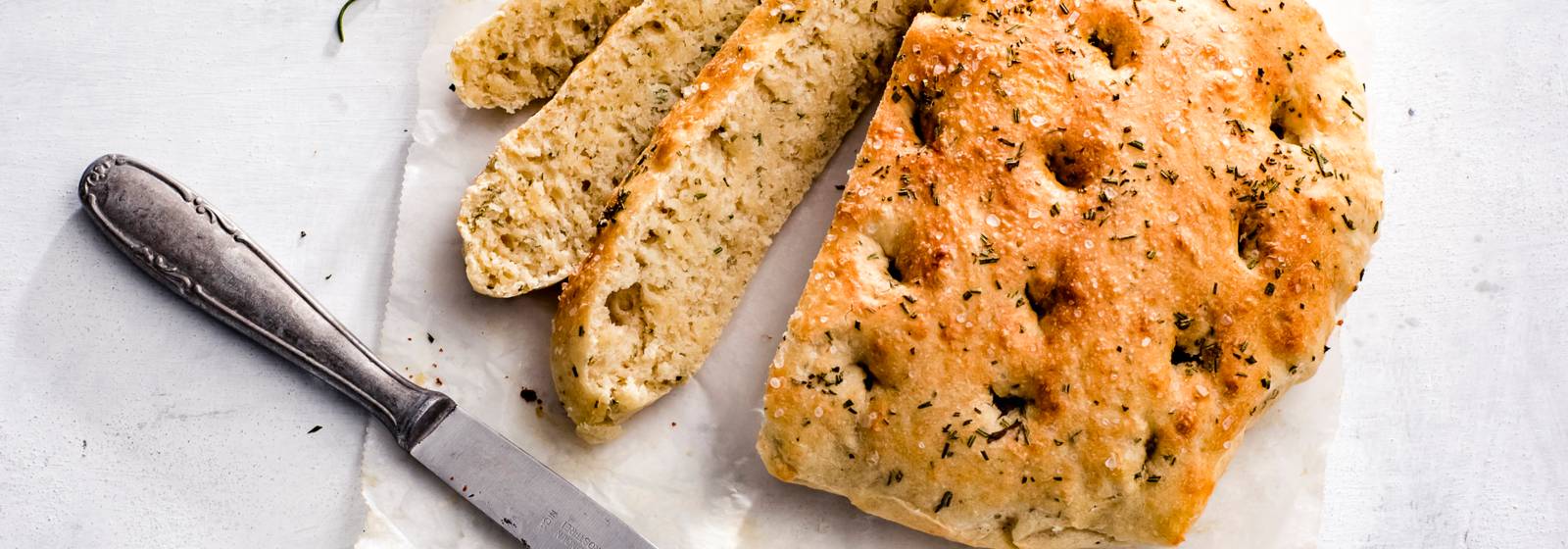 Focaccia uit de airfryer recept Allerhande Albert Heijn