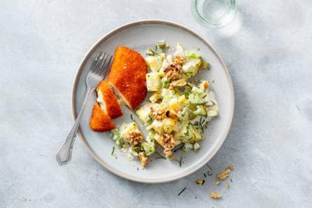 Cordon bleu met aardappel-selderijsalade & walnoten