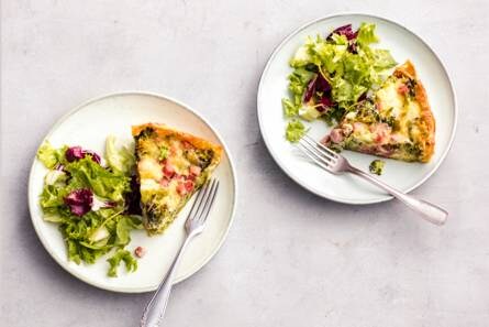 Hartige taart met broccoli