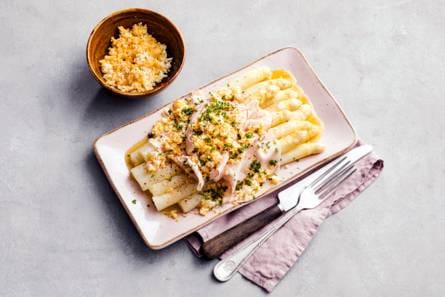Asperges met ei en botersaus