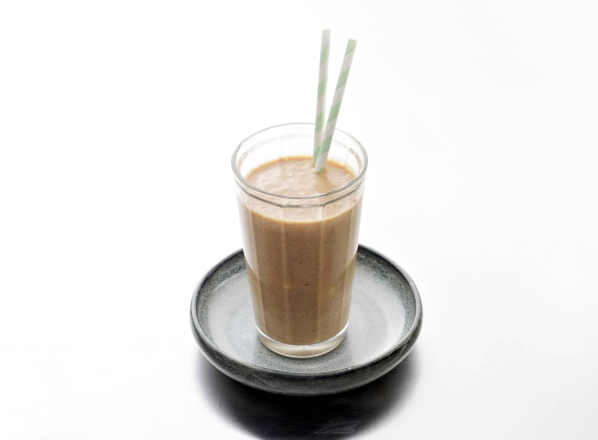 Pindakaassmoothie met banaan en kaneel