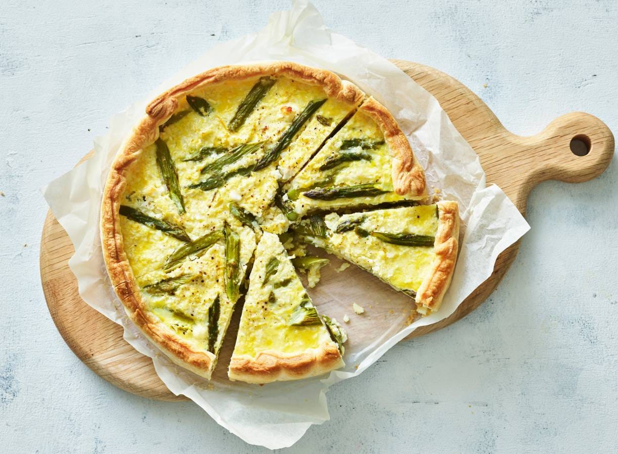 Quiche met groene asperges, bloemkool en feta