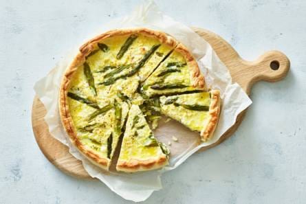 Quiche met groene asperges, bloemkool en feta