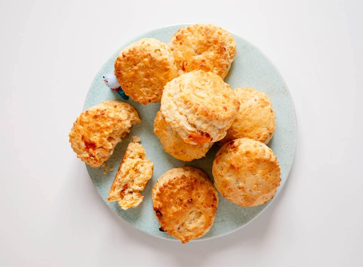 Hartige scones met tomaat en tijm