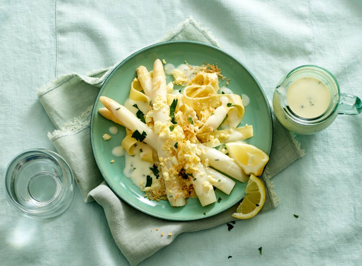 Interpersoonlijk mate Bully Witte asperges uit de oven met aspergesaus & eikruim recept - Allerhande |  Albert Heijn