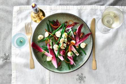 Gemarineerde mozzarella met roodlof en haricots verts
