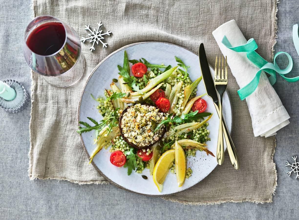 Gevulde portobello met feta en parelcouscous met venkel