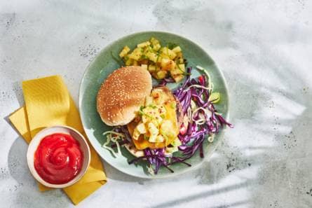 Mexicaanse burger met rodekool & ananassalsa