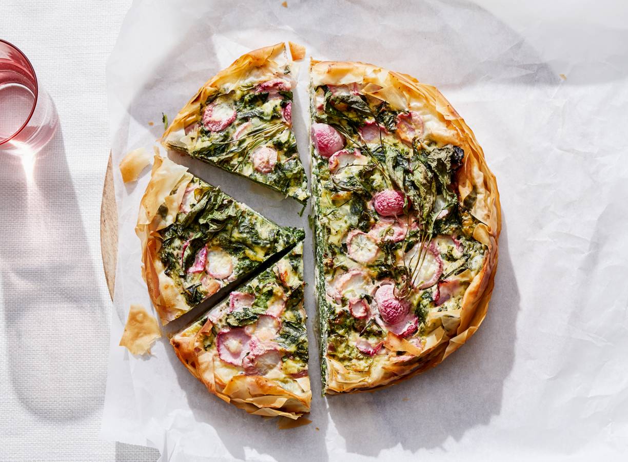 Filodeegtaart met radijs, spinazie en ricotta